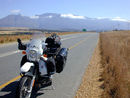 02background shot of mountains near Swellendam south africa 10 02